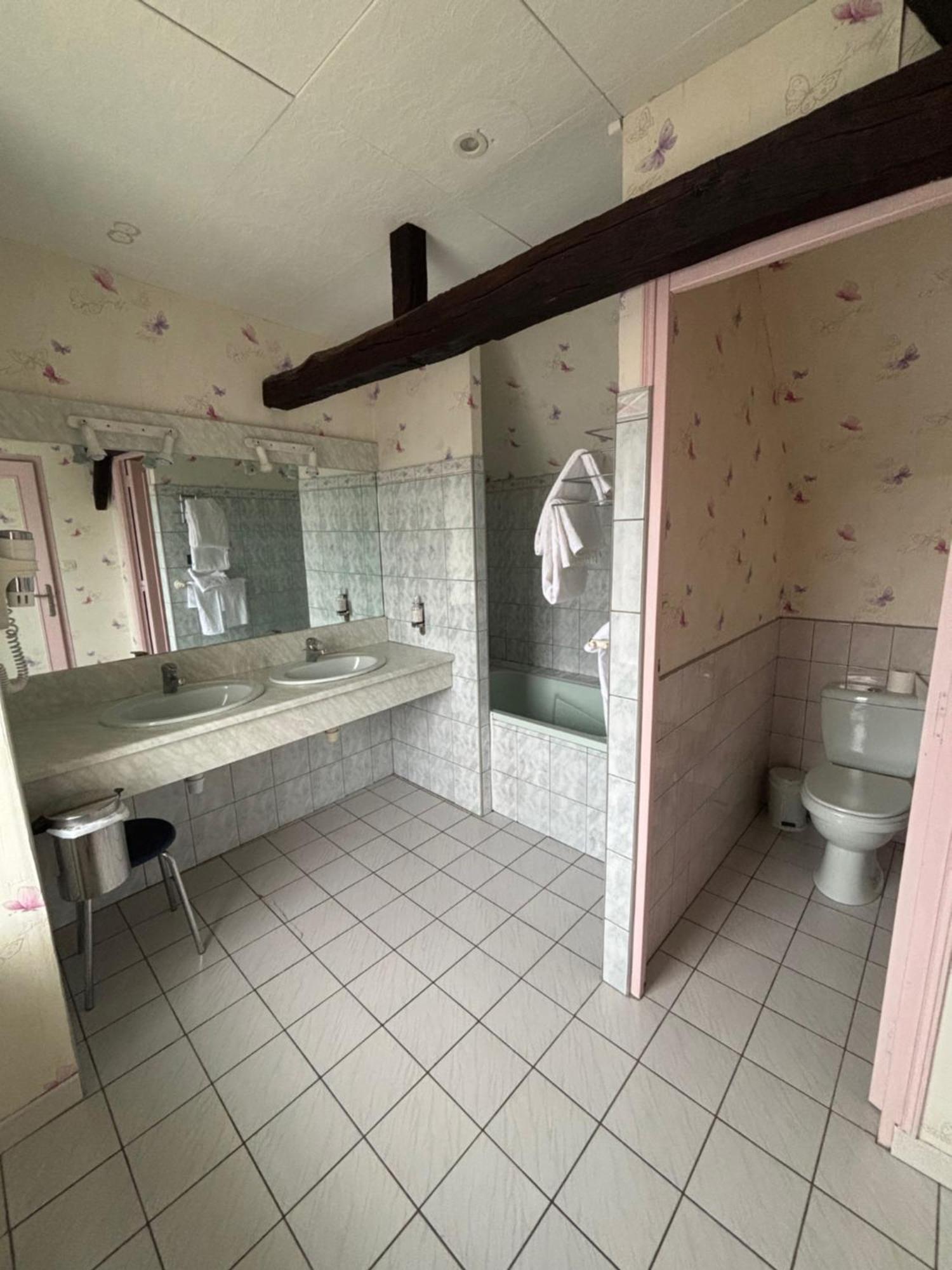 Hotel Le Bon Laboureur La Charité-sur-Loire المظهر الخارجي الصورة